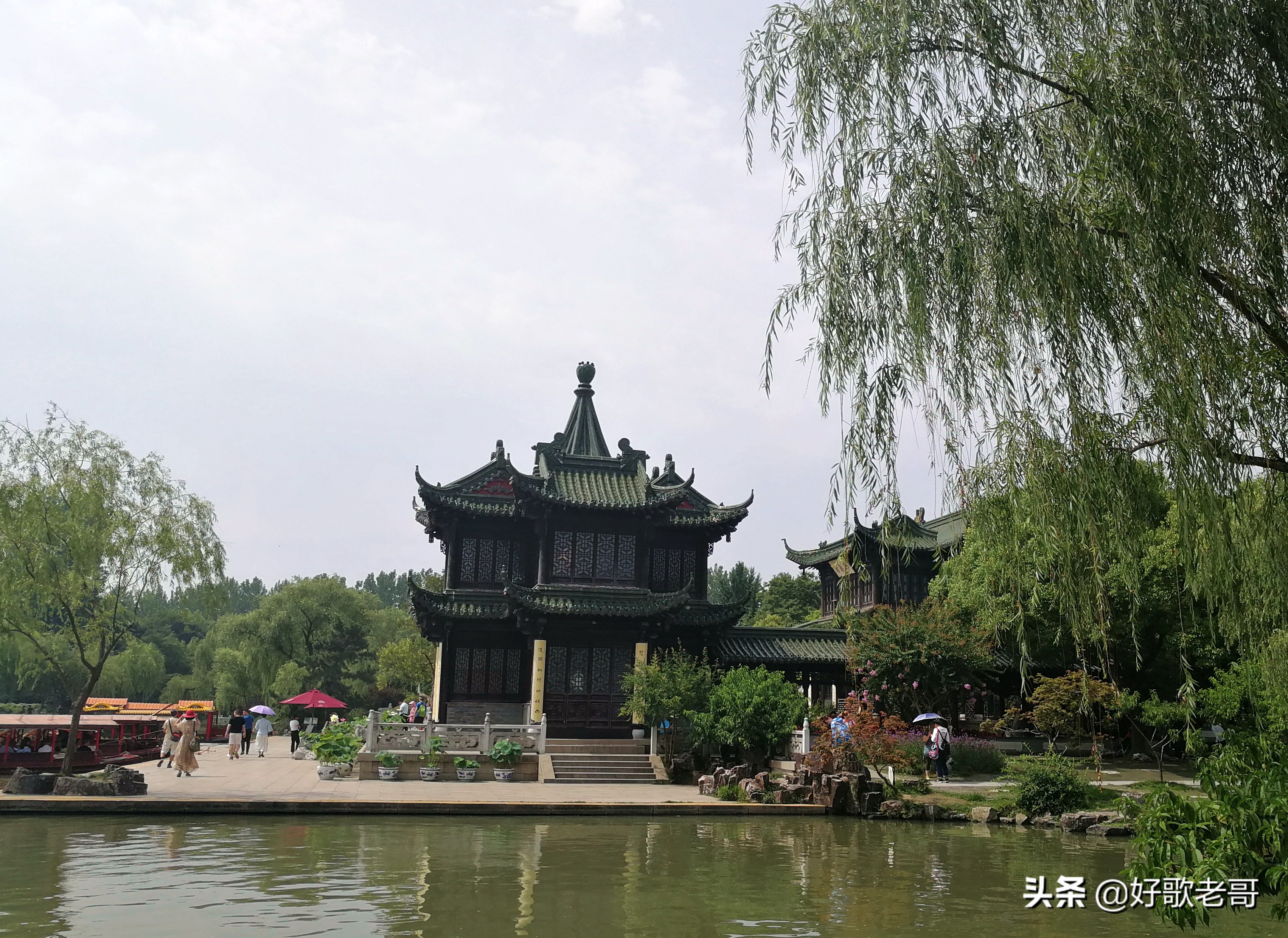 十里湖光,清澄缥碧,花木扶疏,连绵滴翠…瘦西湖游记