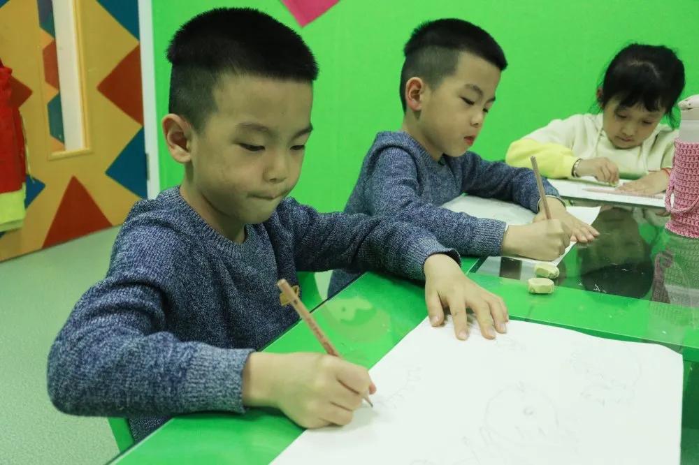 东方童画美术培训学校周村店,东方童画少儿美术淄博印象汇店