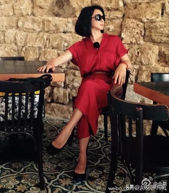 她28岁变性，父亲被嘲笑“这是你儿子还是女儿？”，一句话暖哭