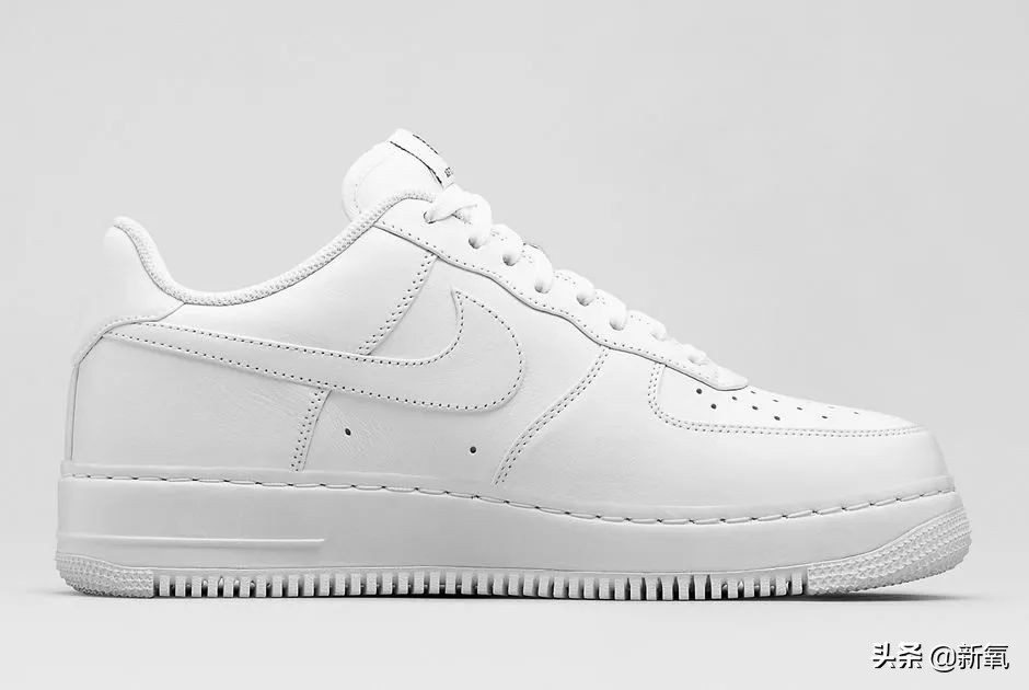 nike权志龙联名1.0上脚实拍,耐克联名鞋权志龙收入