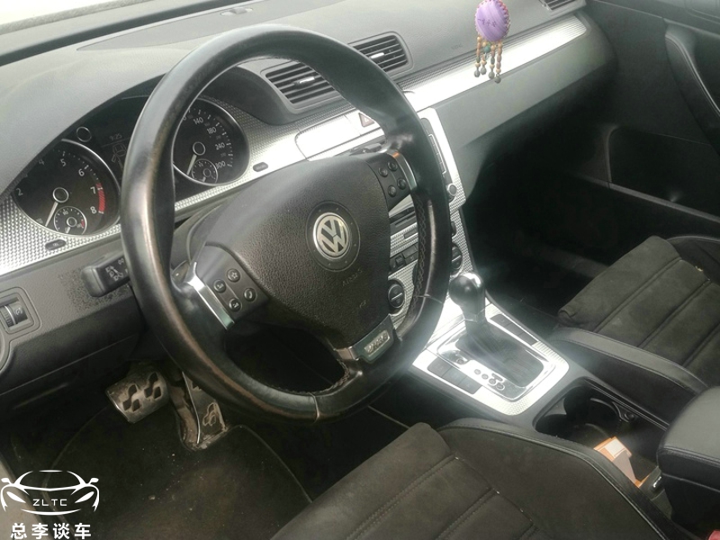 2009款大众R36拍卖，19人竞拍，成交价超2011款辉腾