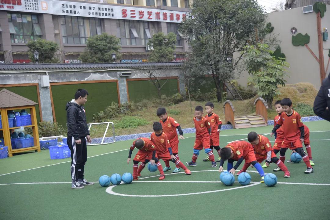 获省优质幼儿园喜报,被评为区示范幼儿园喜报