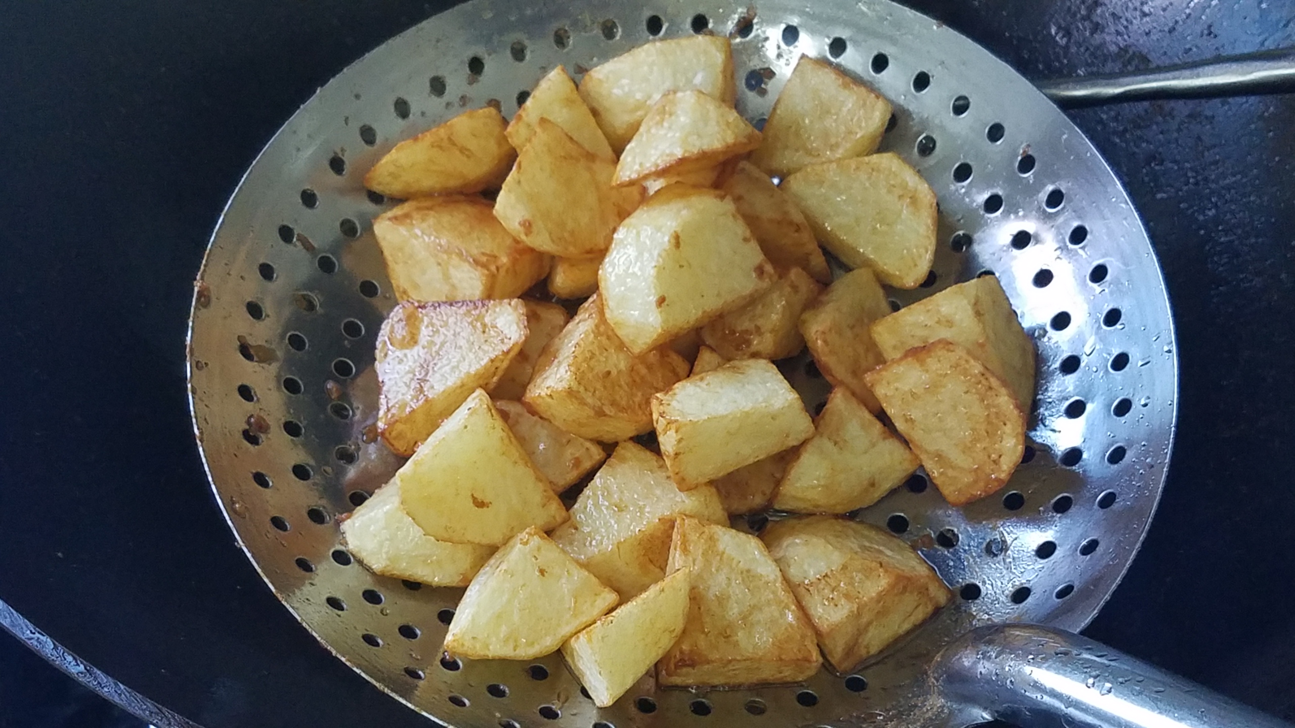 椒盐土豆虾的正确做法,椒盐土豆最好吃的做法家常