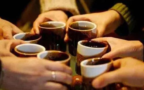 糖尿病人打胰岛素能不能喝酒,血糖高打胰岛素可以喝酒吗