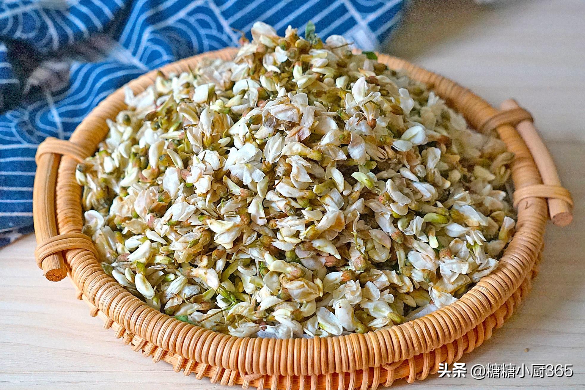 槐树花炒鸡蛋美味,槐树花蒸几分钟好吃