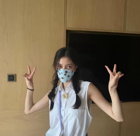 吴昕麻花辫搭配 (吴昕同款短发双麻花辫)