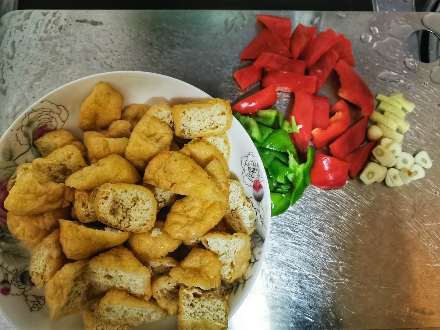 油豆腐好吃的炒法,油豆腐最好吃的做法第一美食