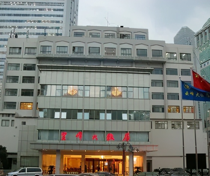 快来！今年在东方明珠塔、国际会议中心、市中心大饭店过年啦