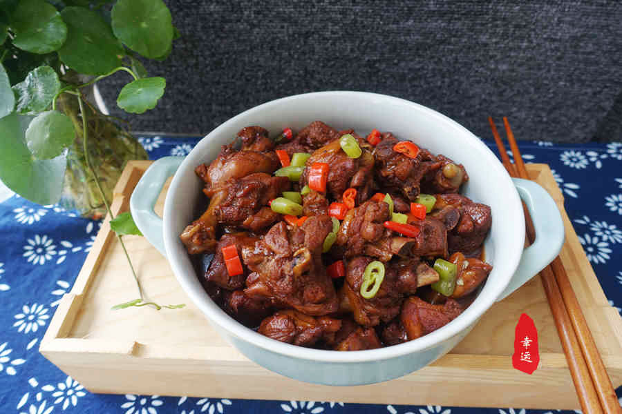 酥脆鸭块,鸭皮酥脆鸭肉鲜嫩