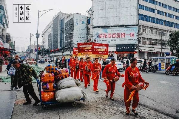 成都同根生,成都北门对比南门