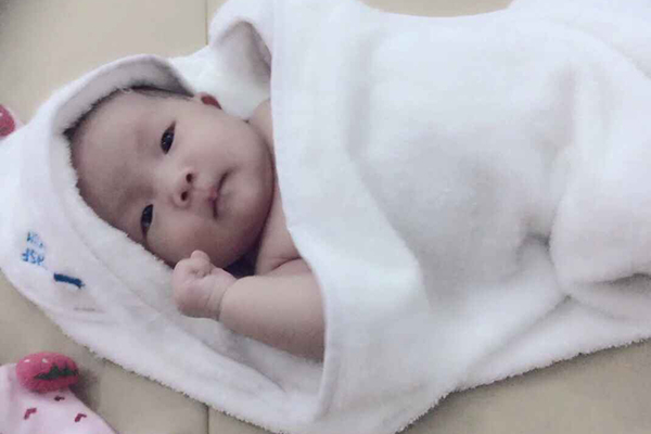 宝宝为什么不睡枕头,多大不睡枕头宝宝能睡