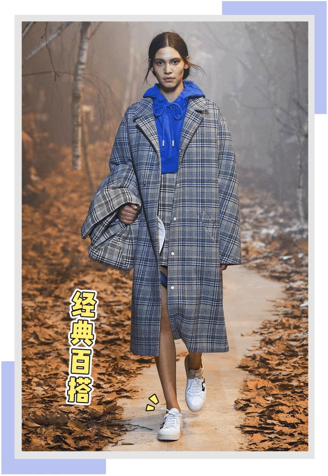 运动鞋怎么搭配大衣,韩国大衣运动鞋搭配