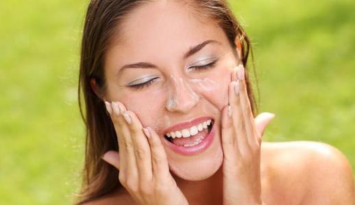 收缩毛孔去黑头的家用小妙招,祛黑头收缩毛孔最有效产品推荐