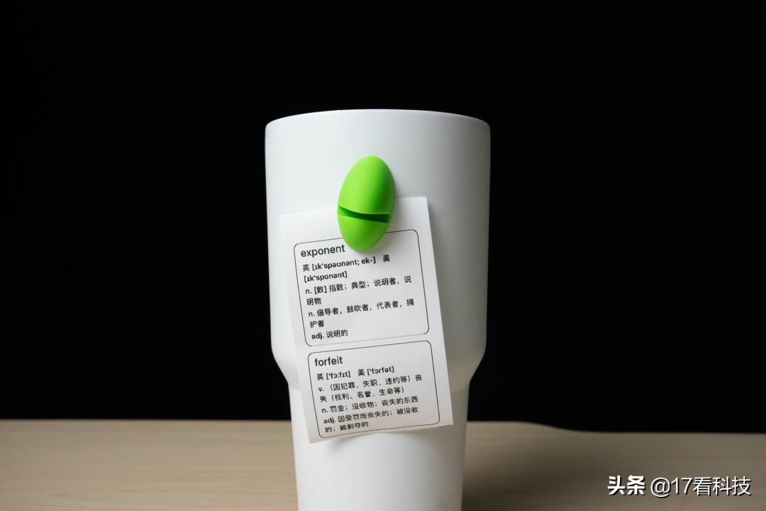 机身手掌大小，高精度打印头，图像清晰能保存22年，滑动开盖换纸