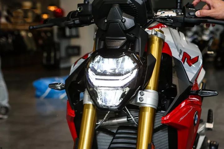 宝马f900r新车落地优惠,全新宝马f900xr落地价