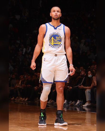 安踏零跑和安踏马赫有什么不同,安踏国潮与安踏是同一个品牌吗