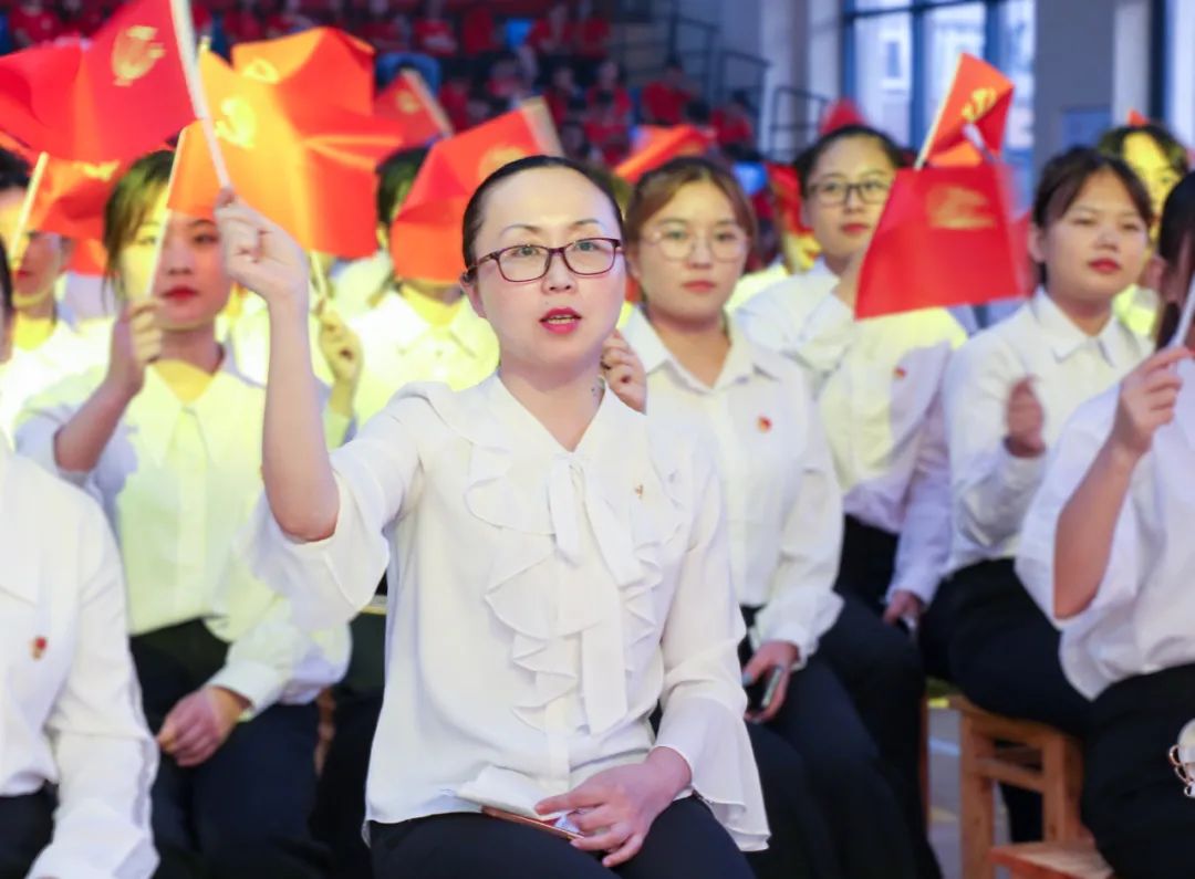 重庆科创职业学院师生集中观看庆祝中国*产党共**成立100周年大会