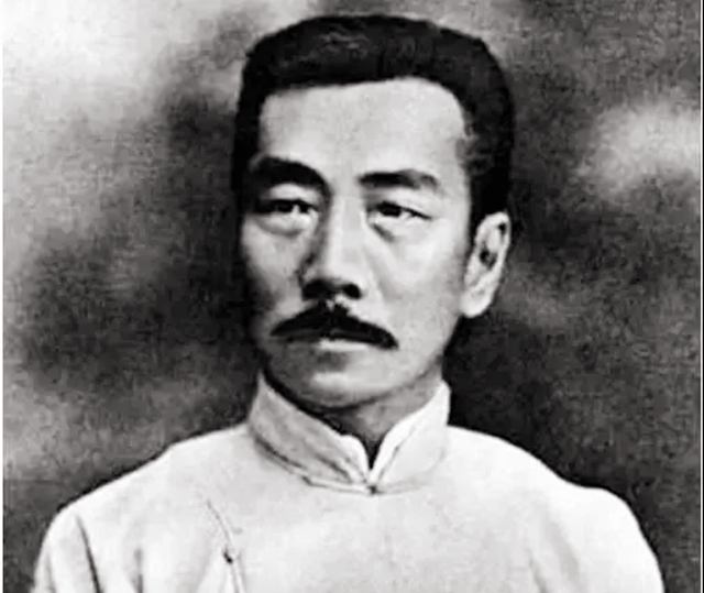 鲁迅不为人知的一面：一生爱烟，想戒却戒不掉，最后死于香烟