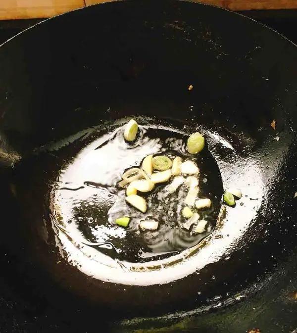 哪个季节容易吃辣椒上火,春季上火不包含哪个原因