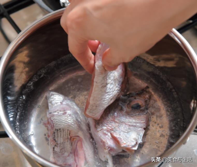 鱼汤怎么煮才不会有腥味,做鱼汤去腥味方法