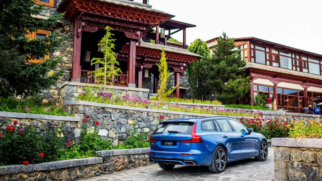 沃尔沃旅行车v60和v90碰撞测试,沃尔沃旅行车v6017年二手车价格