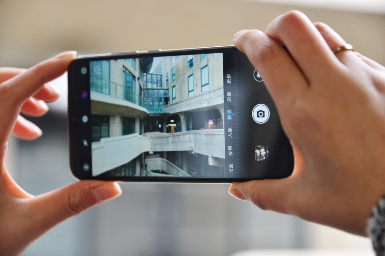 2000万柔光自拍照亮你的美,5000左右自拍美颜