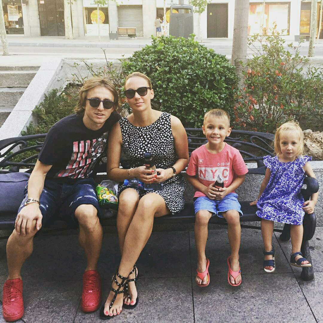 魔笛莫德里奇对待儿子的态度,魔笛和他的妻子