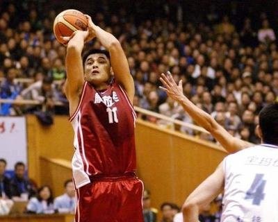 揭秘朱芳雨与现任妻子的恩爱秘密,朱芳雨三次婚姻