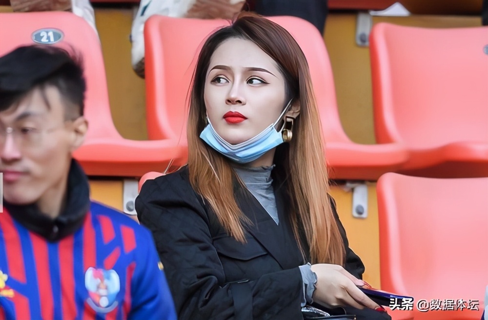 谁是那颗最亮的星——中超美女球迷盘点（上）