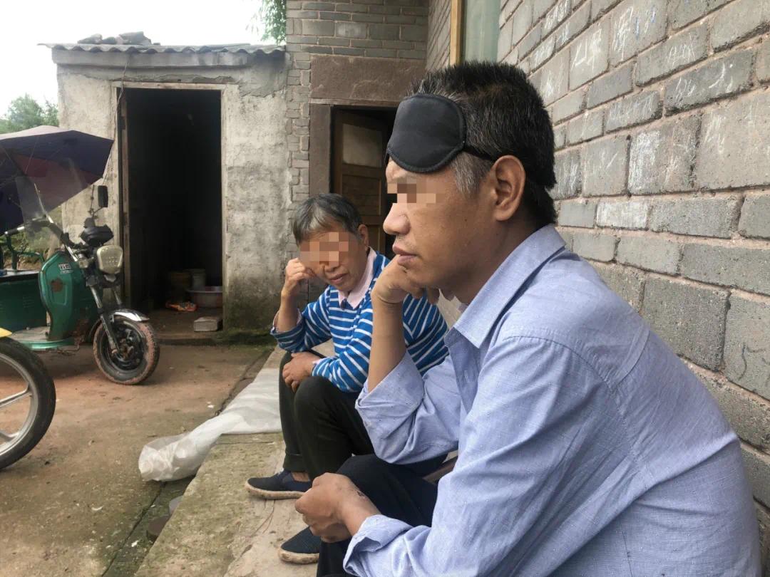 小伙因未拿到毕业证流浪8年,一张毕业证引发流浪人生完整版