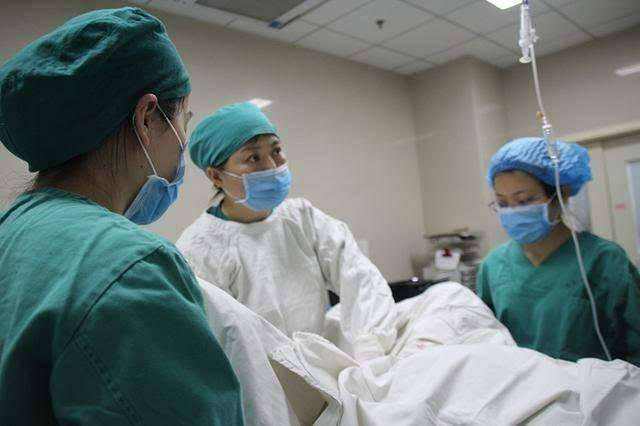 女性分娩时真的需要“剪下面”吗？妇产科医生说出了实话，别错过