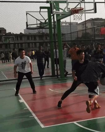 野球场上那些奇葩的造犯规,野球场恶意犯规集锦