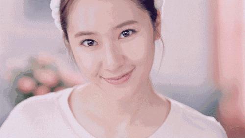 泰国发明的去角质慕斯火了!搓一搓脏东西就出来,脸上干净又白嫩