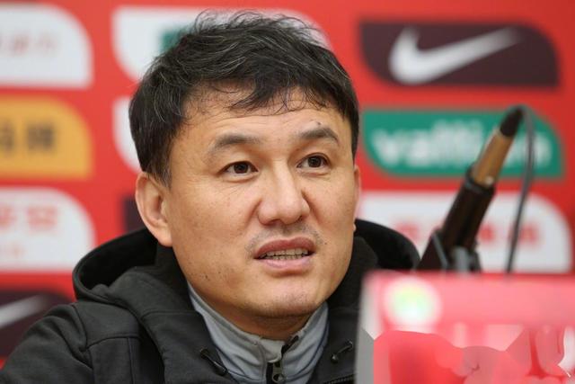 营造一个良好的足球氛围,建立自己的足球队需要什么