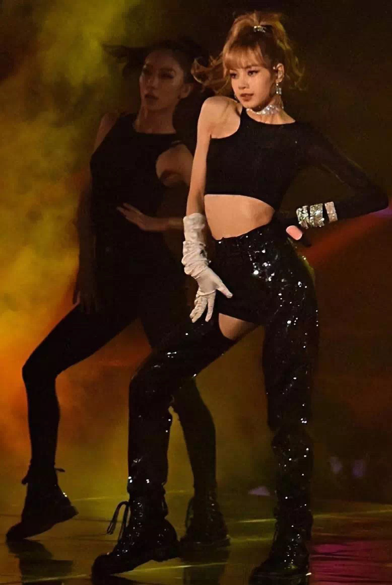 姜丹尼尔泫雅灿烈等爱豆最爱的潮牌，400块就能到手