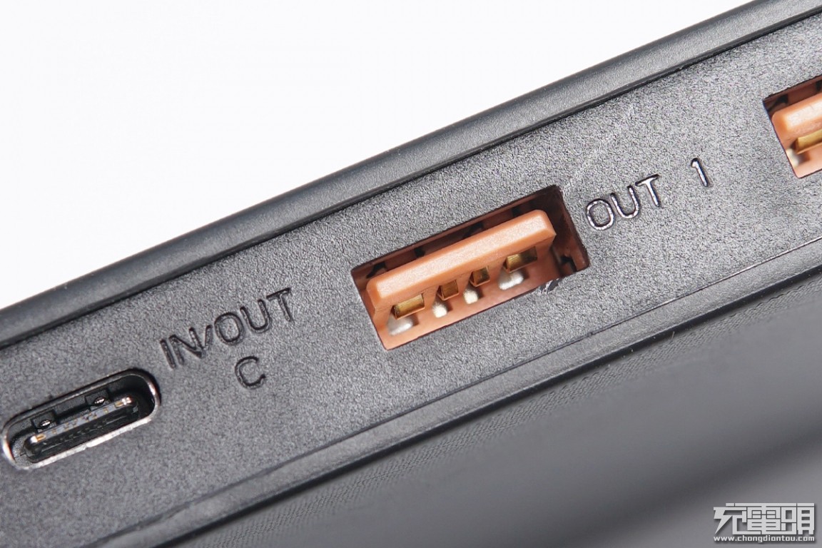 羽博20000毫安充电宝自带线评测,羽博充电宝插电