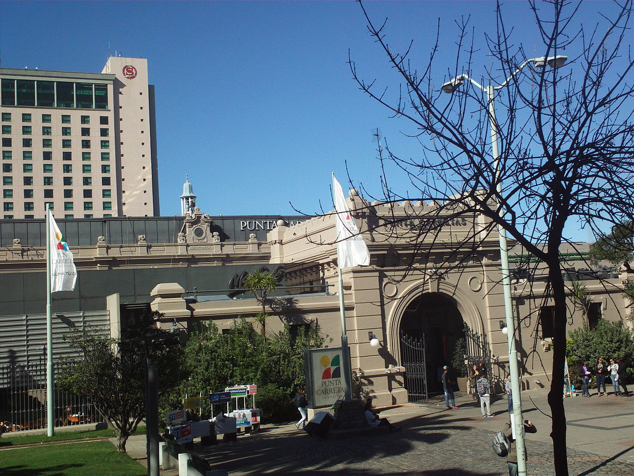 乌拉圭蒙得维地亚拉普拉塔河,乌拉圭首都蒙得维的亚现代别墅