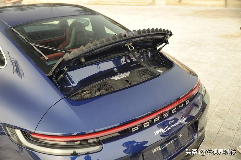 黑科技加持，亮点太多！实拍全新保时捷911