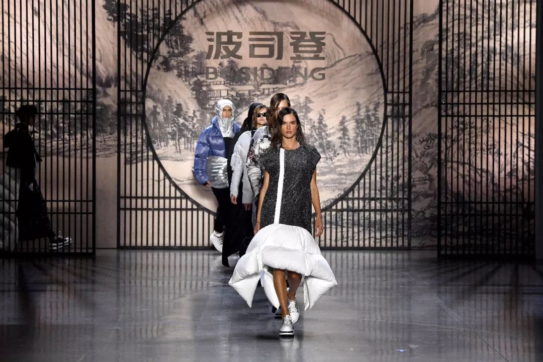 贵是波司登的救命稻草吗,为啥波司登比雪中飞贵