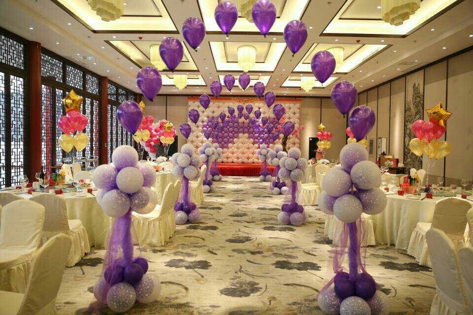 怎么用气球布置婚礼场地,气球立柱布置婚礼现场