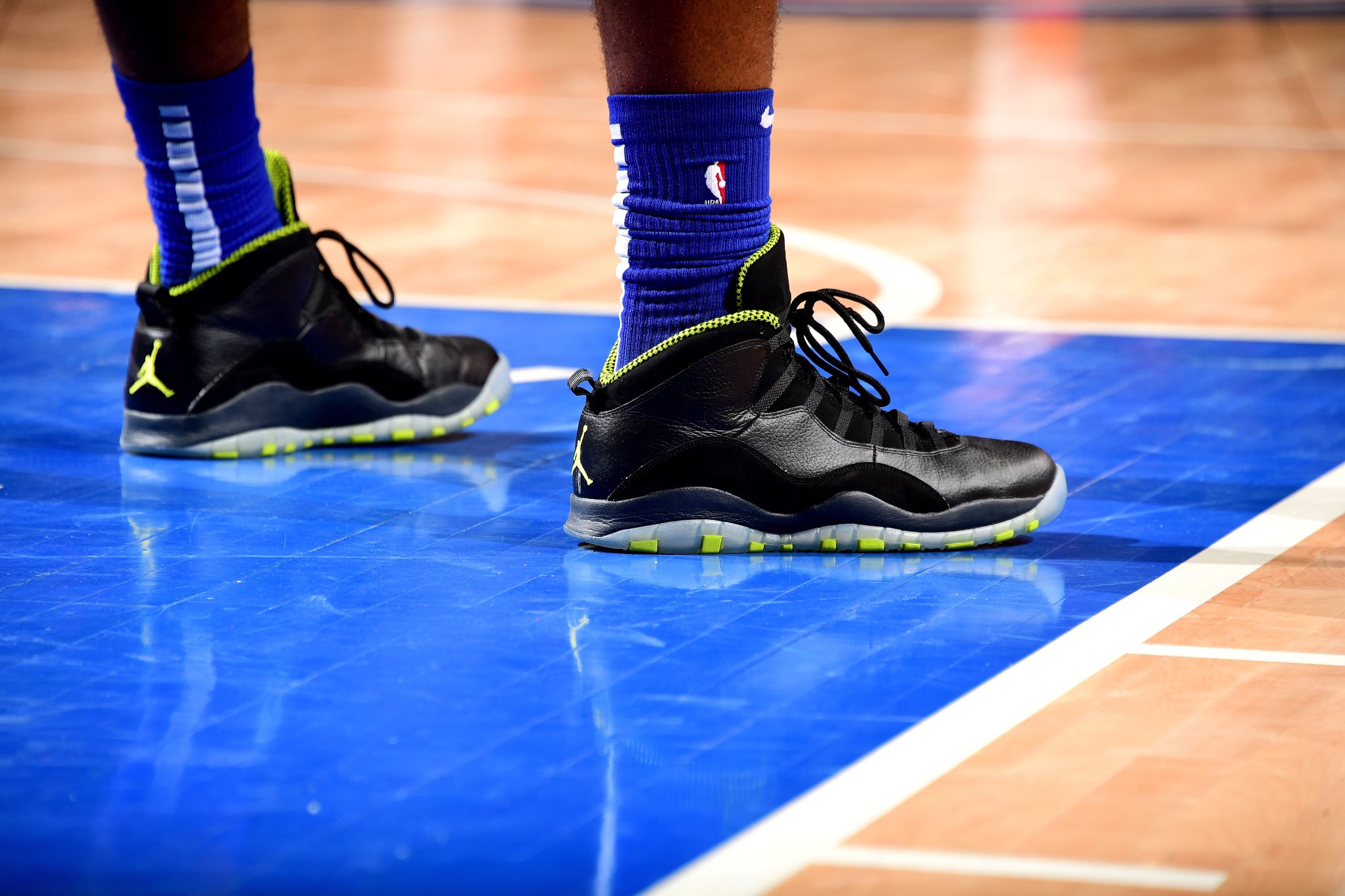 NBA今日球鞋精选：新配色UACurry5来了！库里穿它致敬老爹