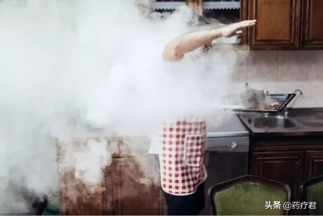 头皮痘痘一抠破就流很多血,头皮长痘痘摸上去痛怎么办