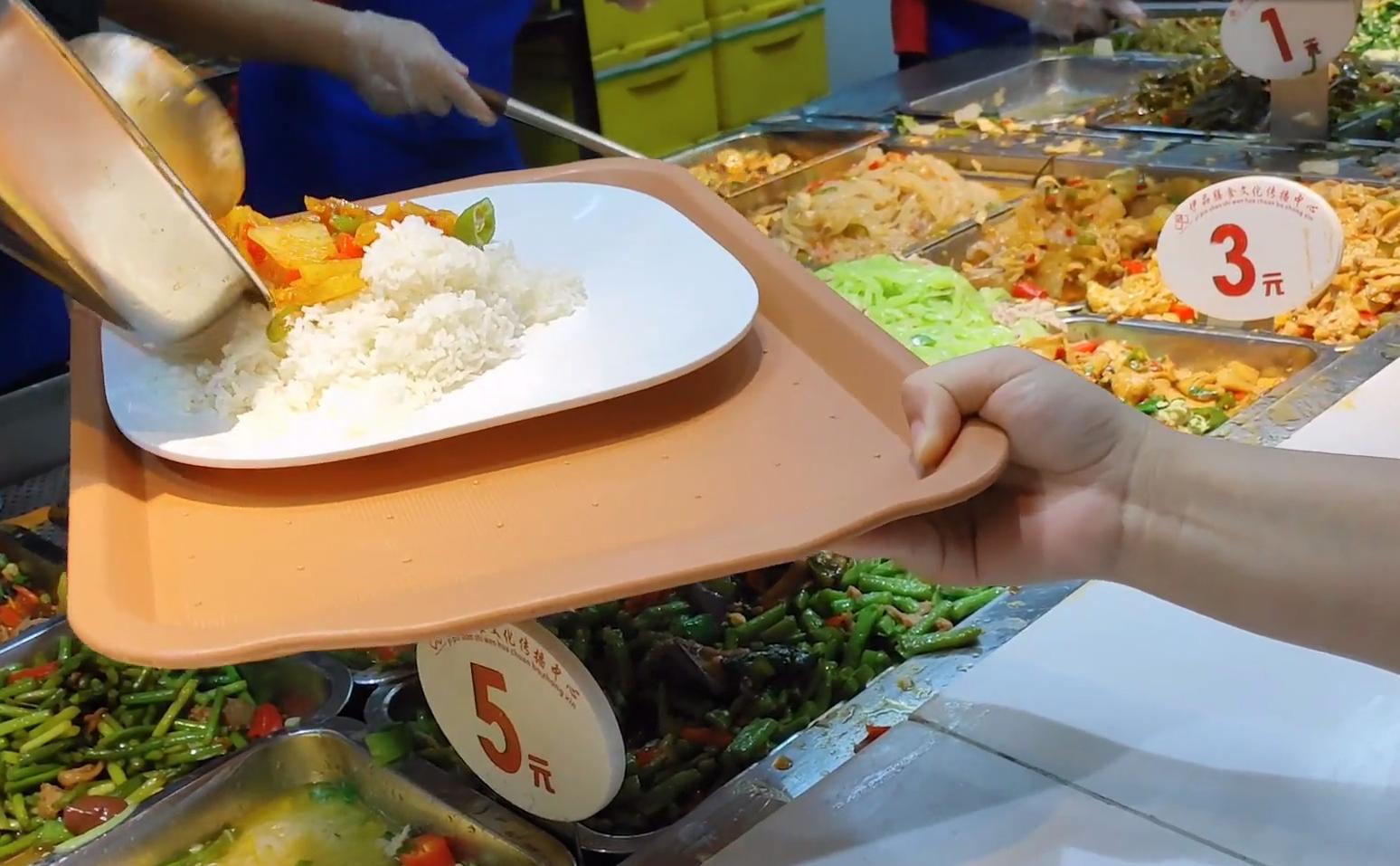 龙华富士康吃饭,富士康8万人同时午餐