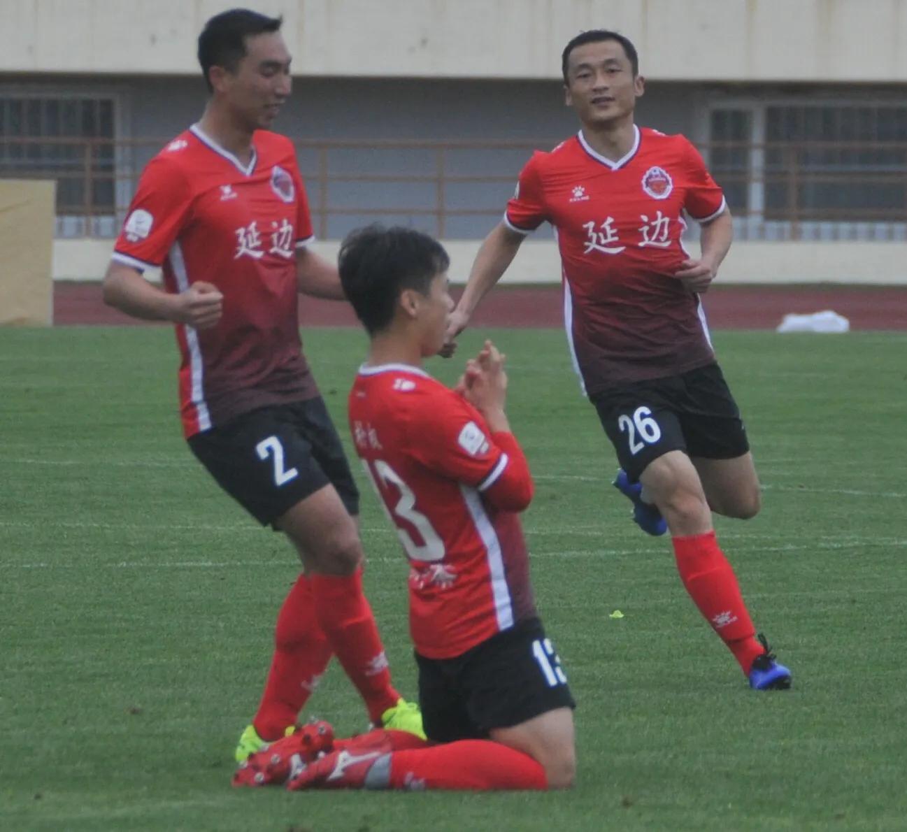 袖珍组合成员,袖珍艺术团精彩的演出