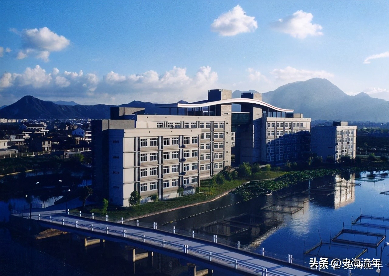 镇海中学历年浙江排名,镇海中学一直在浙江排第一吗