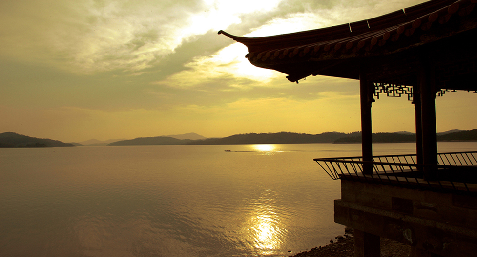 天目湖御水温泉户外泡池,峡谷深处的纯天然户外生态温泉