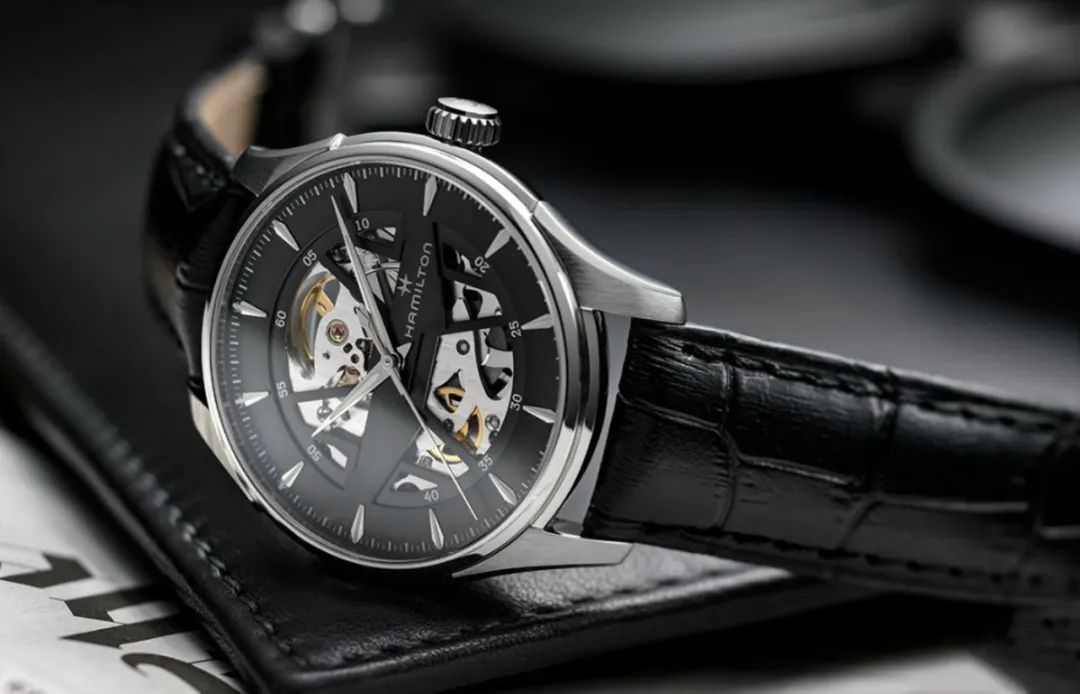 表带鳄鱼皮和蜥蜴皮哪个好,鳄鱼皮表带的真假怎样区别