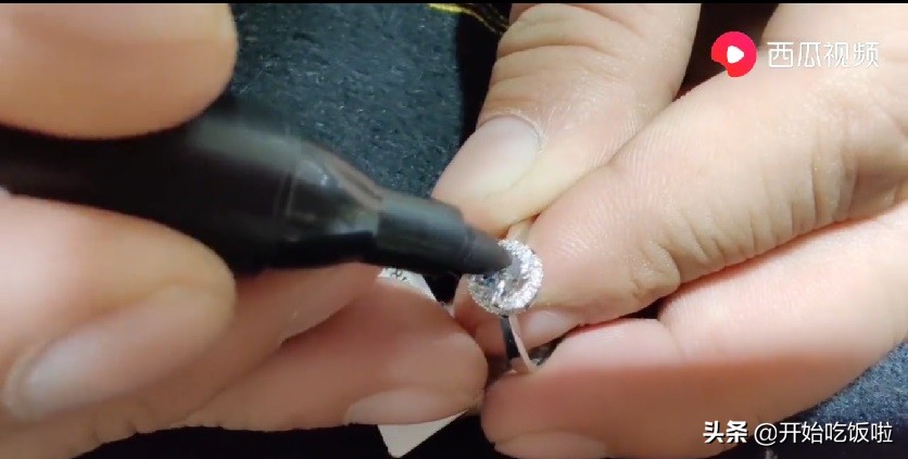 锆石和钻石价格差百倍，西瓜视频创作人教你分清两者不再被骗