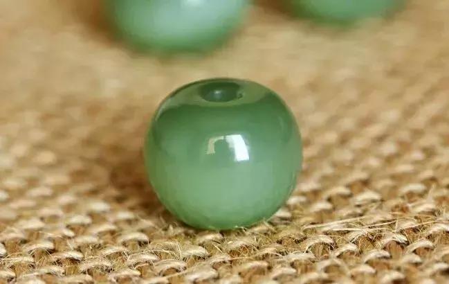 本命年红绳可以左右手都戴吗,本命年红绳戴哪只手女生