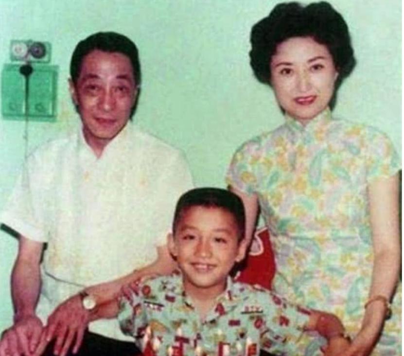 艾小羊：伊能静，你去哪儿找的这么好的前夫